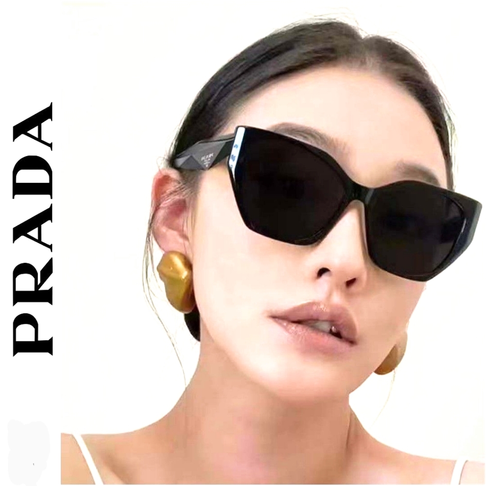 Beautiful brand new Prada sunglasses 😎
